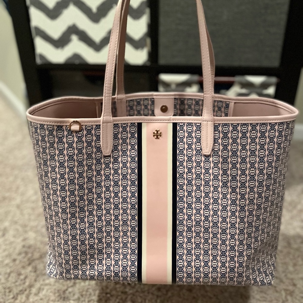 Tory Burch Gemini logo tote